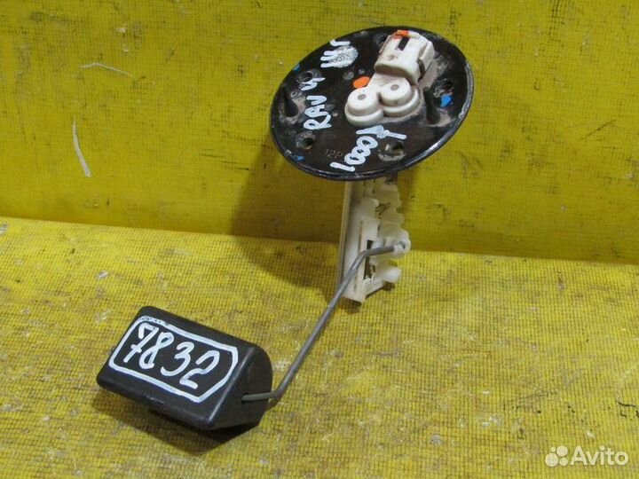 Датчик уровня топлива Toyota RAV-4 13-19 г 7832