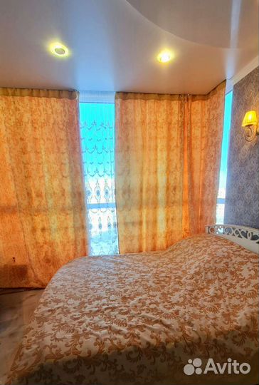 Шторы и плед