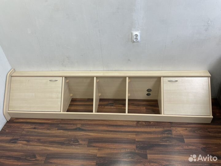 Угловой шкаф пенал