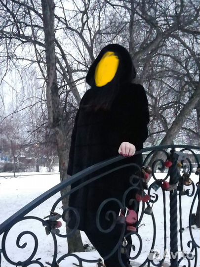 Шуба из искусственного меха с капюшоном