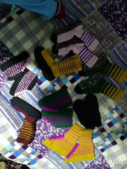 Шерстяные варежки, носки