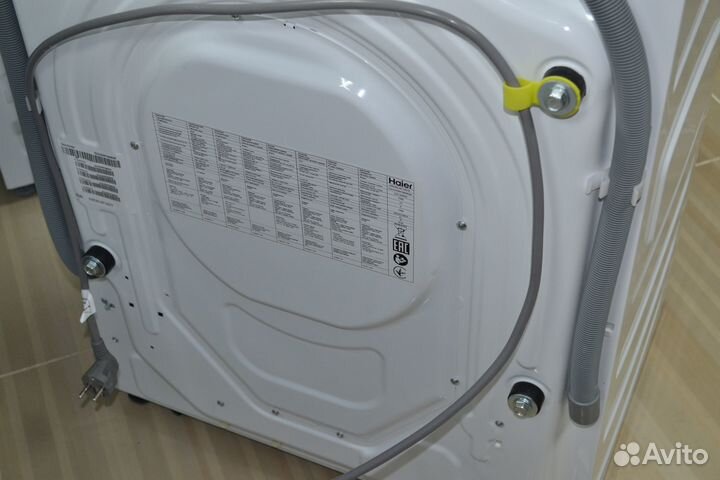 Стирально сушильная машина Haier HWD80-BP14979