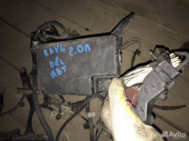 Проводка двигателя Toyota Rav4