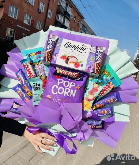 Сладкий букет из конфет