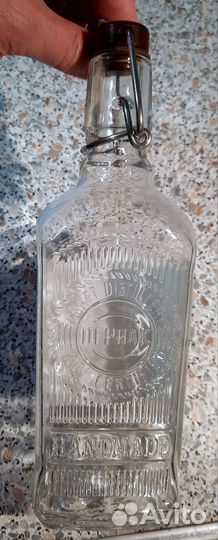 Бутылка стеклянная
