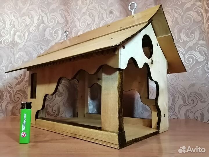 Кормушка для птиц из дерева