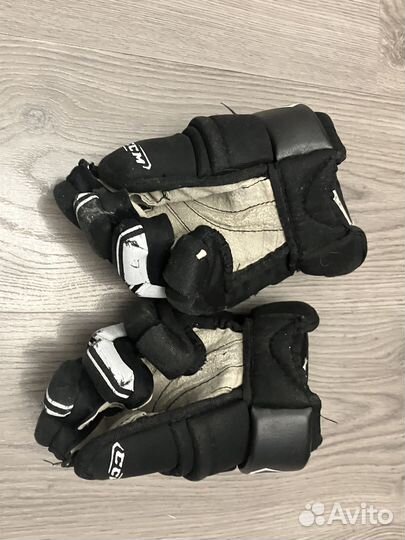 Перчатки хоккейные ссм