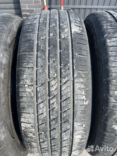 Roadstone N'Fera RU5 235/55 R19