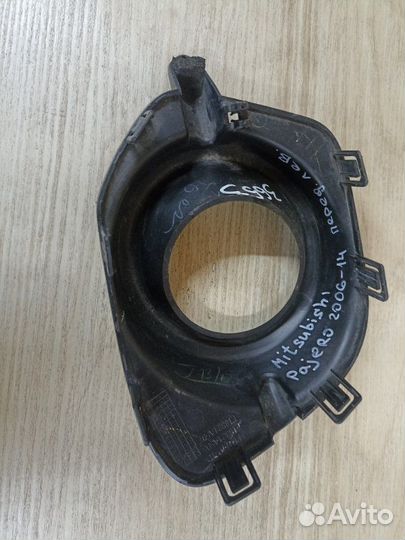 Накладка птф передняя левая Mitsubishi Pajero