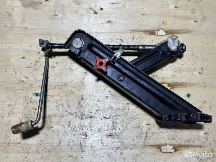 Домкрат штатный BMW E46 Арт. 77469