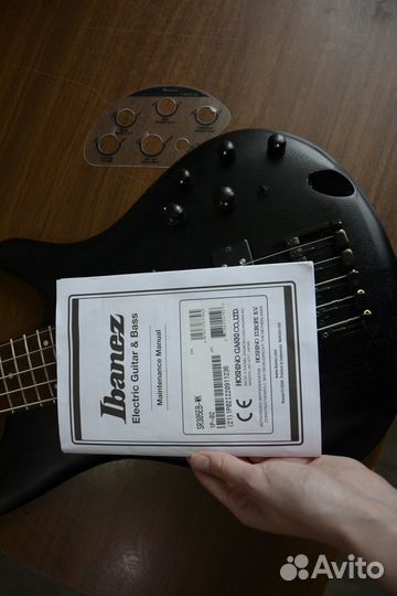 5 струнная бас гитара Ibanez SR305