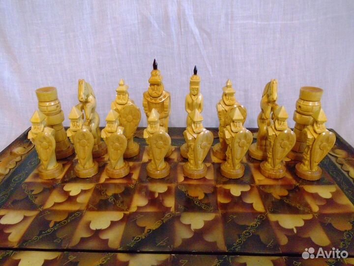 Декоративные резные шахматы ручной работы