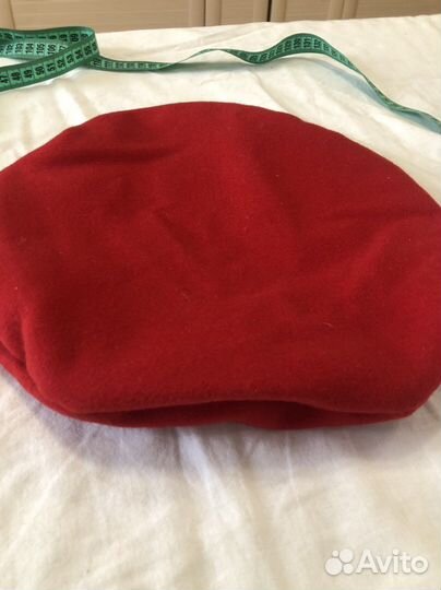 Берет красный ручная работа