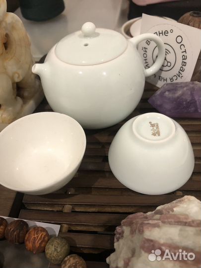 Фарфоровый чайник и 2 пиалы