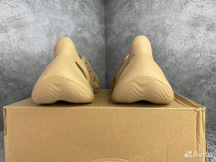 Кроссовки adidas yeezy boost