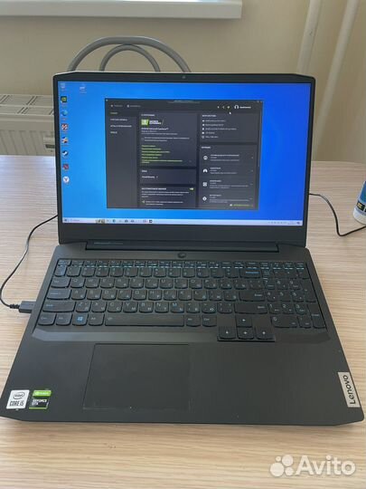 Lenovo i5 10th/1650ti/750ssd/8gb
