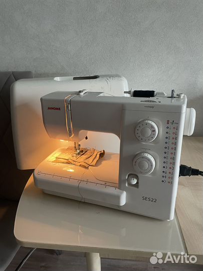 Швейная машина janome se522