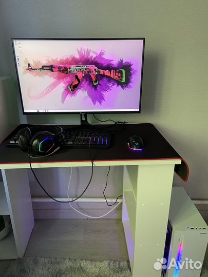 Игровой компьютер со столом