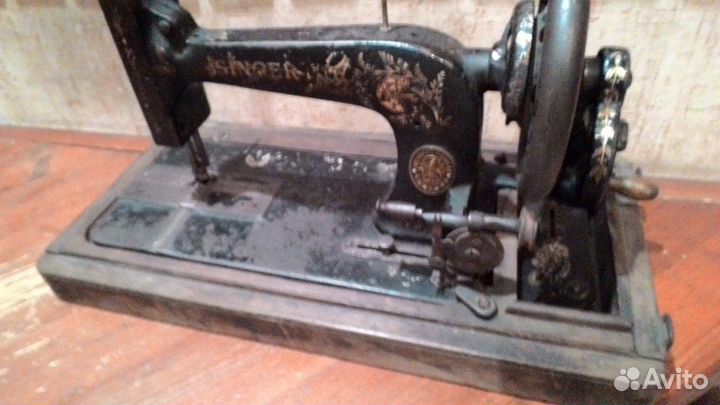 Швейная машина 