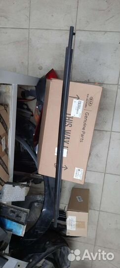 Молдинг двери пер. Л. Toyota Auris/2009