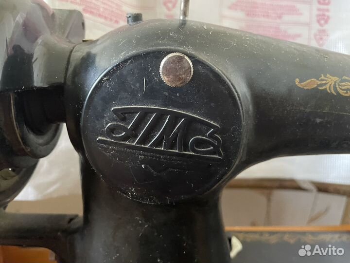 Продам швейную машинку