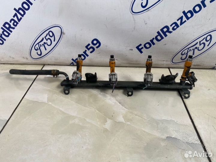 Рампа топливная Suzuki Swift ZD21S 1.5 (M15A) 2005