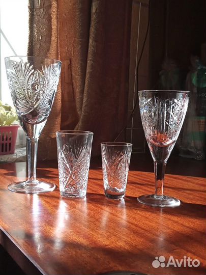 Хрусталь. Графин и рюмки, фужеры, рюмки, салатники