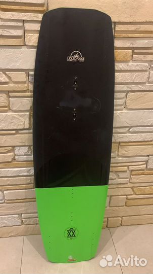 Wakeboard liquid force peak