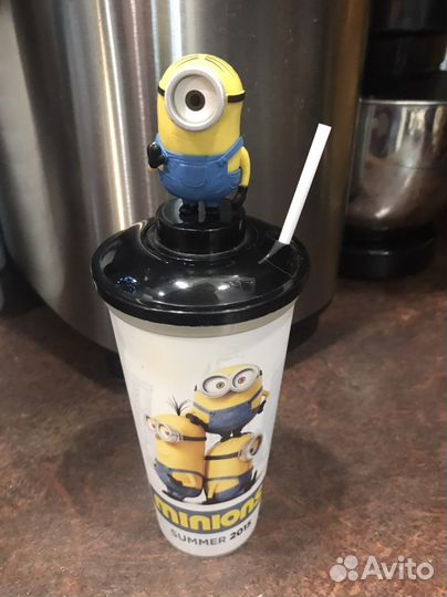 Стаканы с трубочкой