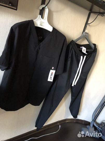 Мужской медицинский костюм