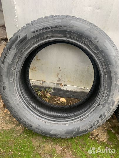Pirelli Ice Zero 235/55 R17