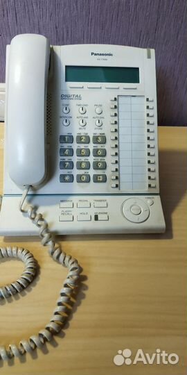 Цифровой системный телефон