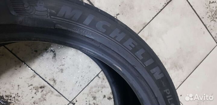 Michelin Pilot Sport 4 S 295/35 R21