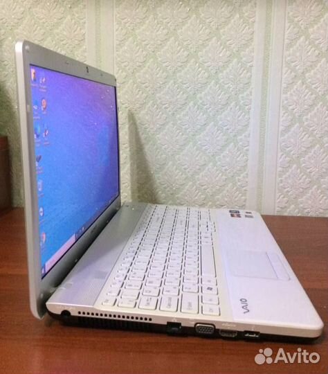 Ноутбук Sony Vaio PCG-61611V + сумка для ноутбука