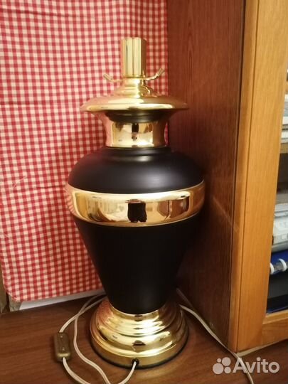 Настольная лампа