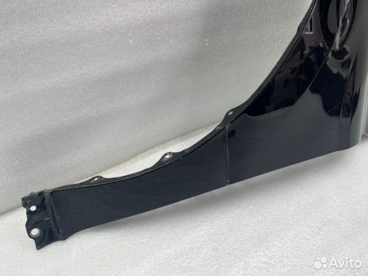 Крыло переднее левое Toyota Camry V70/V75