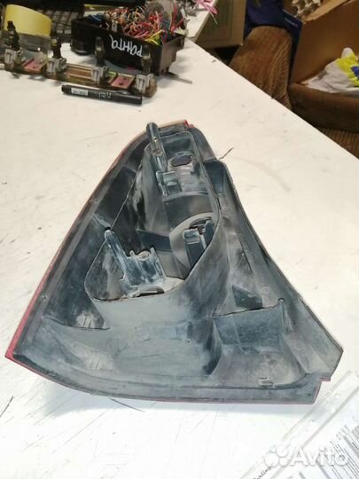 Фонарь задний правый Renault Logan 1