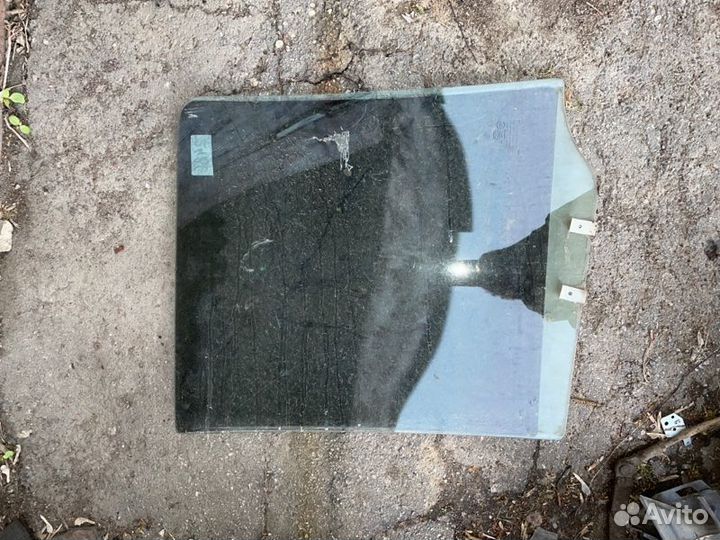 Стекло двери заднее правое Kia Sportage 1 бензин