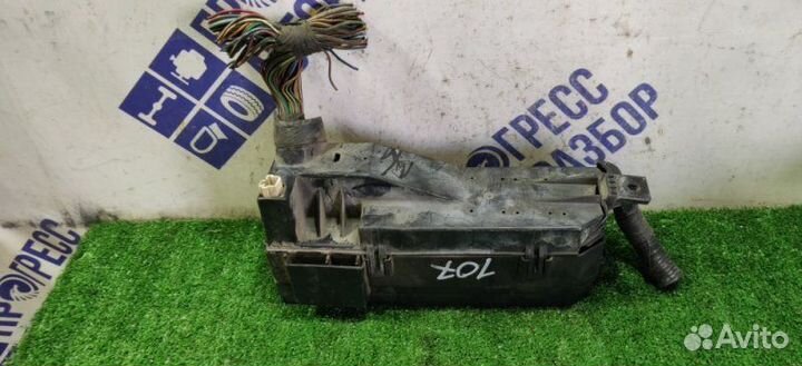 Блок предохранителей Ford Escape кроссовер 3.0 1KD