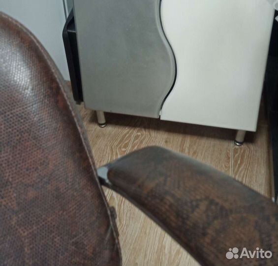 Мойка с креслом для парикмахерской