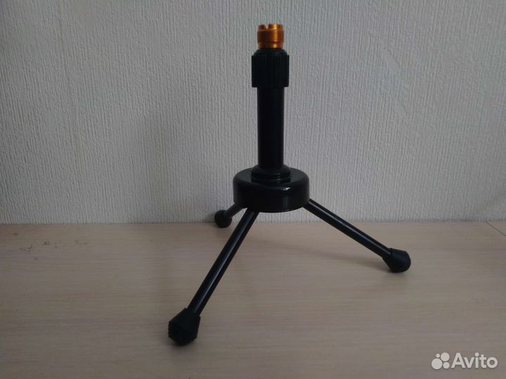 Стойка для микрофона настольная (тринога)