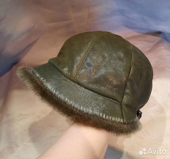 Шапка кожанная