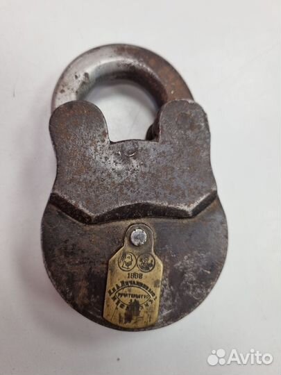 Антикварный навесной замок, без ключа