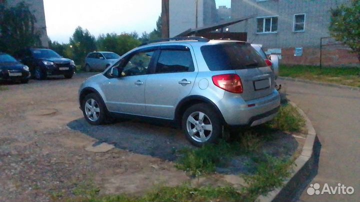 Suzuki SX4, 2010