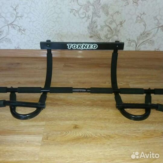 Турник дверной Torneo