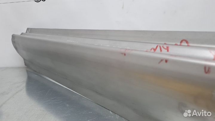 Mercedes Sprinter порог откатной двери левый