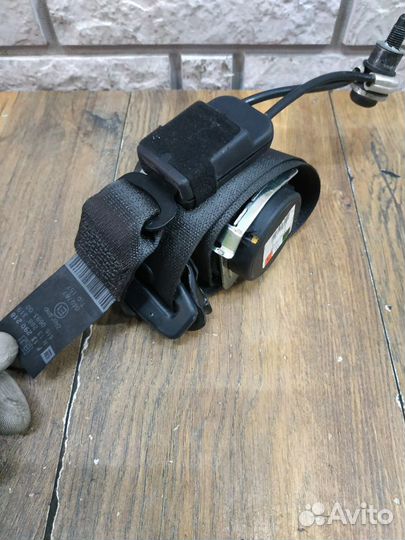 Opel Corsa Ремень безопасности передний левый