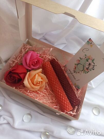 Свечи из вощины в подарок к празднику