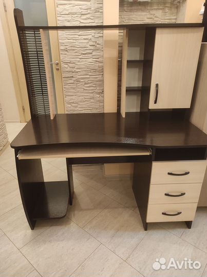 Компьютерный стол