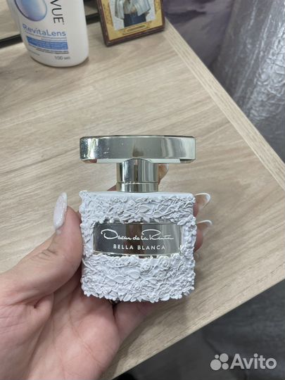 Bella blanca oscar DE LA renta